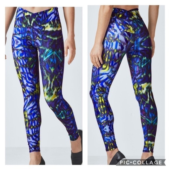 EUC Fabletics Winn Printed Power Hold Leggings - Picture 1 of 5